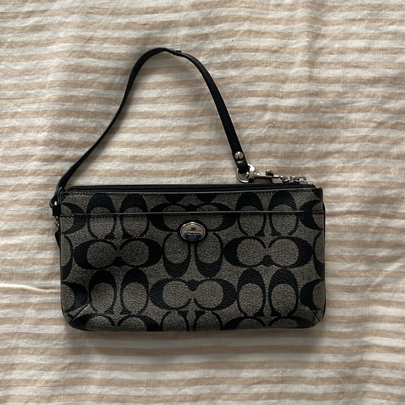 Coach wristlet - Picture 3 of 6